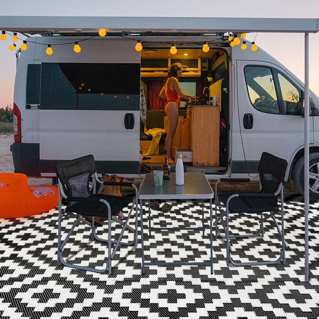 6x9 Ft Black‑White Lattice Reversible Outdoor Rug