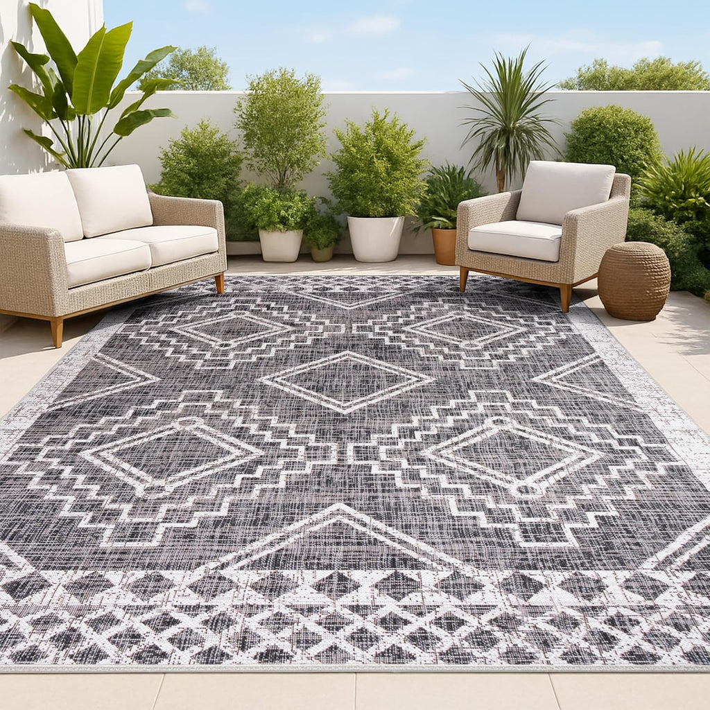 5X8 Black‑Ivory Indoor‑Outdoor Area Rug