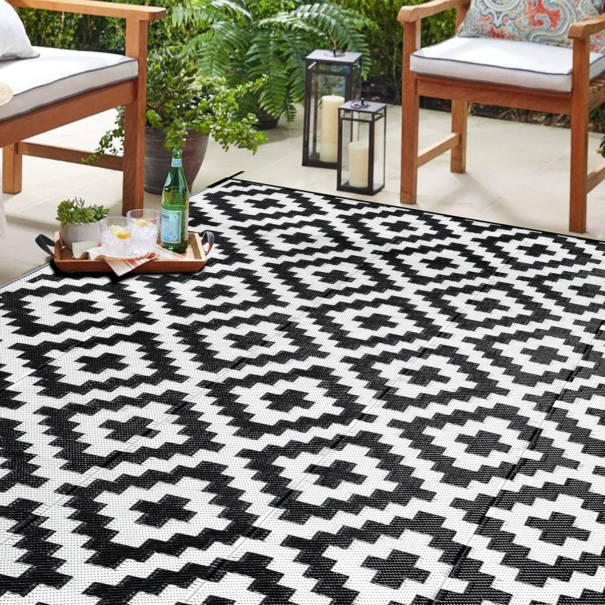 6x9 Ft Black‑White Lattice Reversible Outdoor Rug